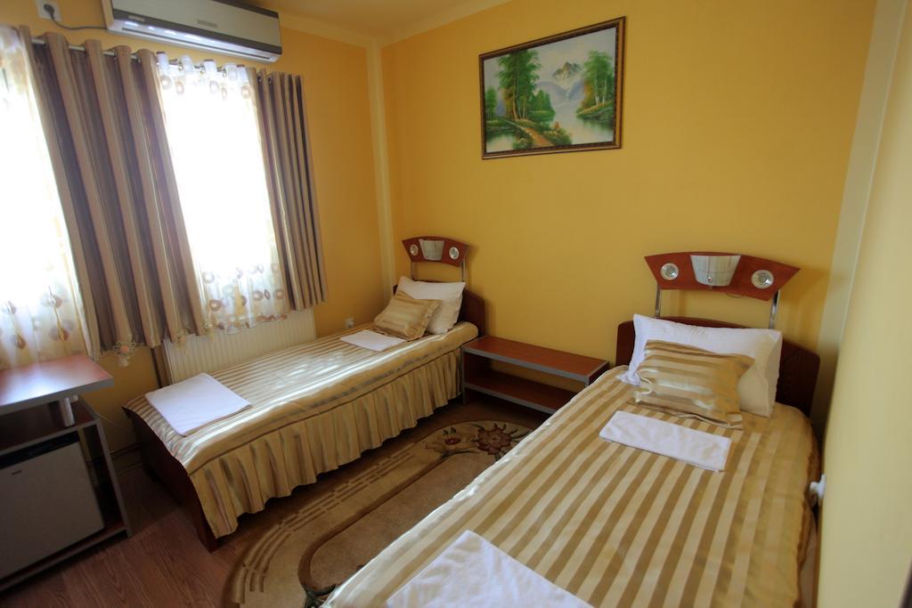 Villa Atina ستارا بازوفا الغرفة الصورة